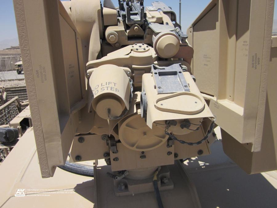 Детали экстерьера Oshkosh M-ATV 2009 года  (фото 496 из 676)